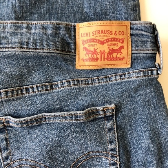 Levis Womens Plus Medium Wash Distressed Frayed Boyfriend Jeans Sz 22W - Picture 6 of 11